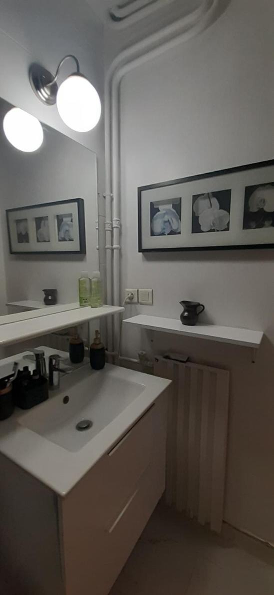 Chambre pour 4 chez Rihani près de la Tour Eiffel