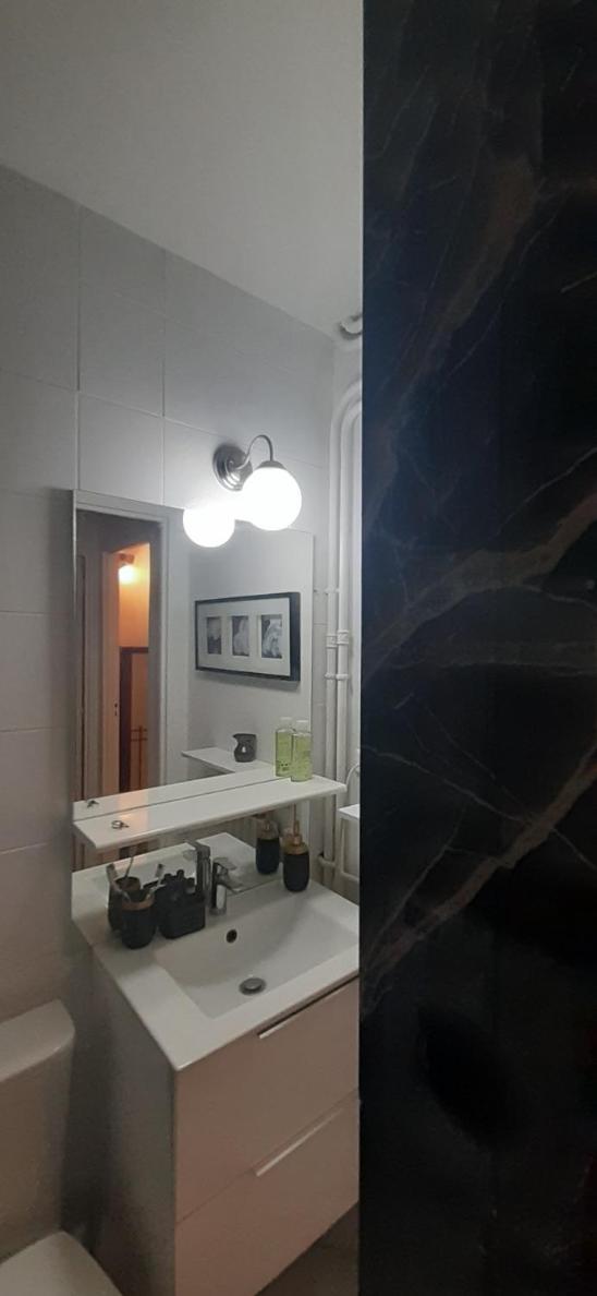 Chambre pour 4 chez Rihani près de la Tour Eiffel