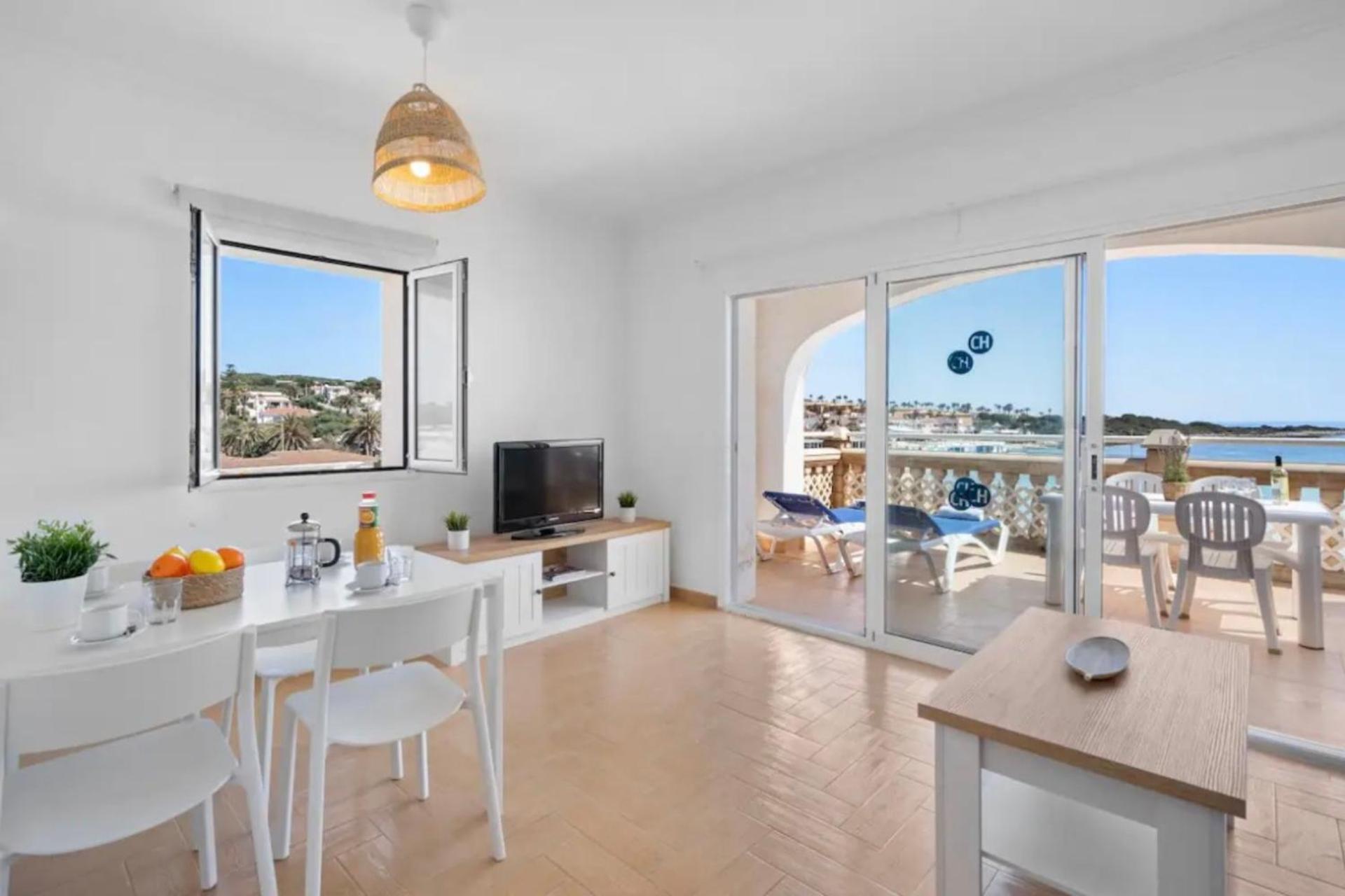 Apartamento frente a la playa con vistas perfectas al mar