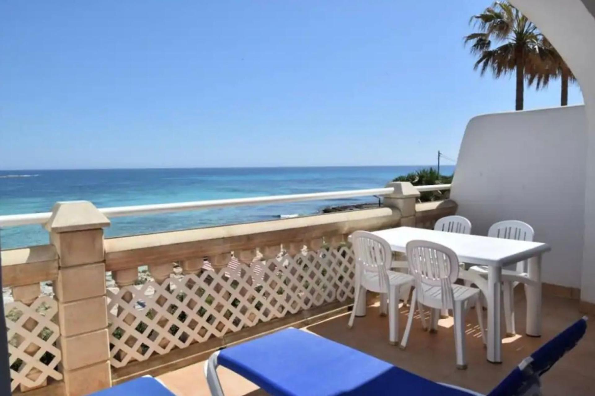 Apartamento frente a la playa con vistas perfectas al mar
