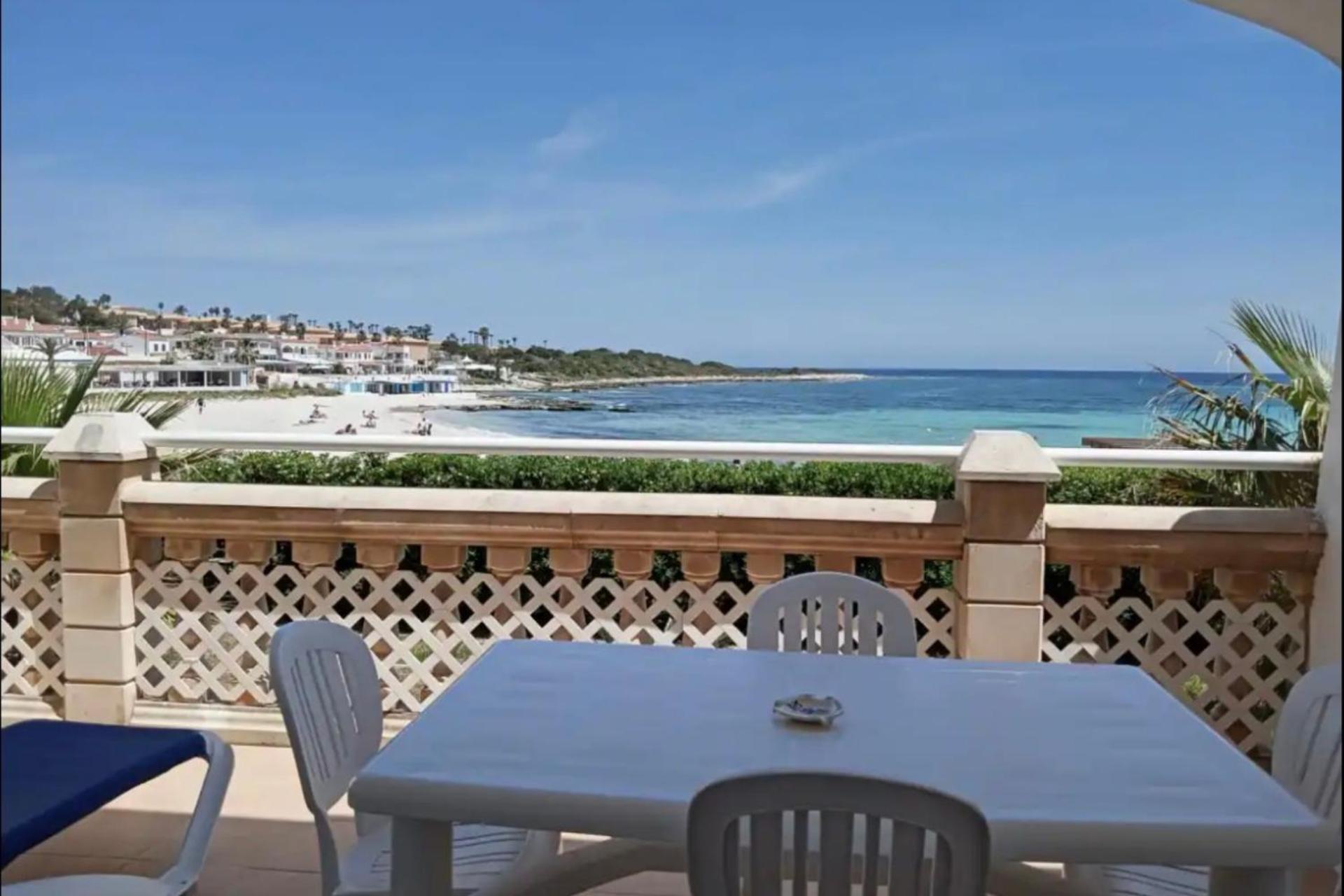 Apartamento frente a la playa con vistas perfectas al mar