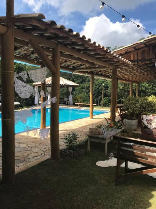 Sítio Vale da Colina-Nazaré Paulista com 3 casas