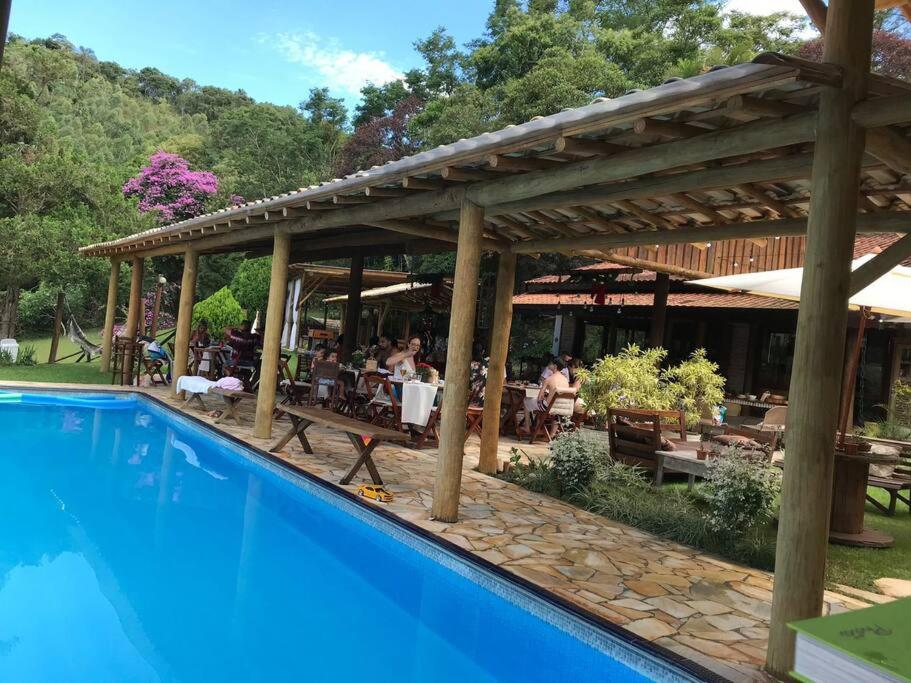 Sítio Vale da Colina-Nazaré Paulista com 3 casas
