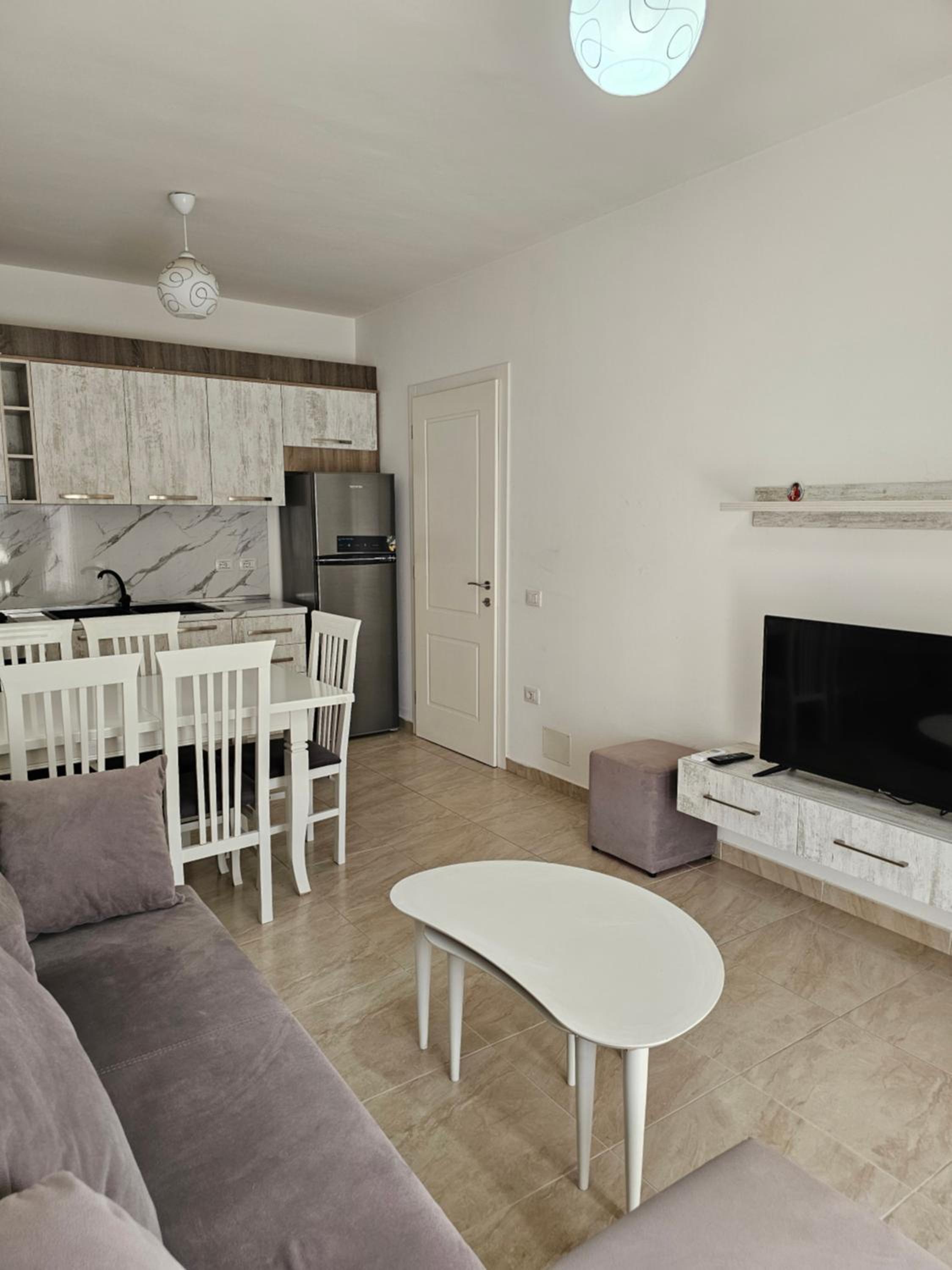 Tirana Apartament,Levis