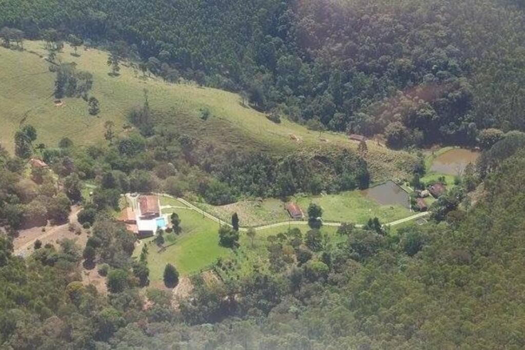 Sítio Vale da Colina-Nazaré Paulista com 3 casas