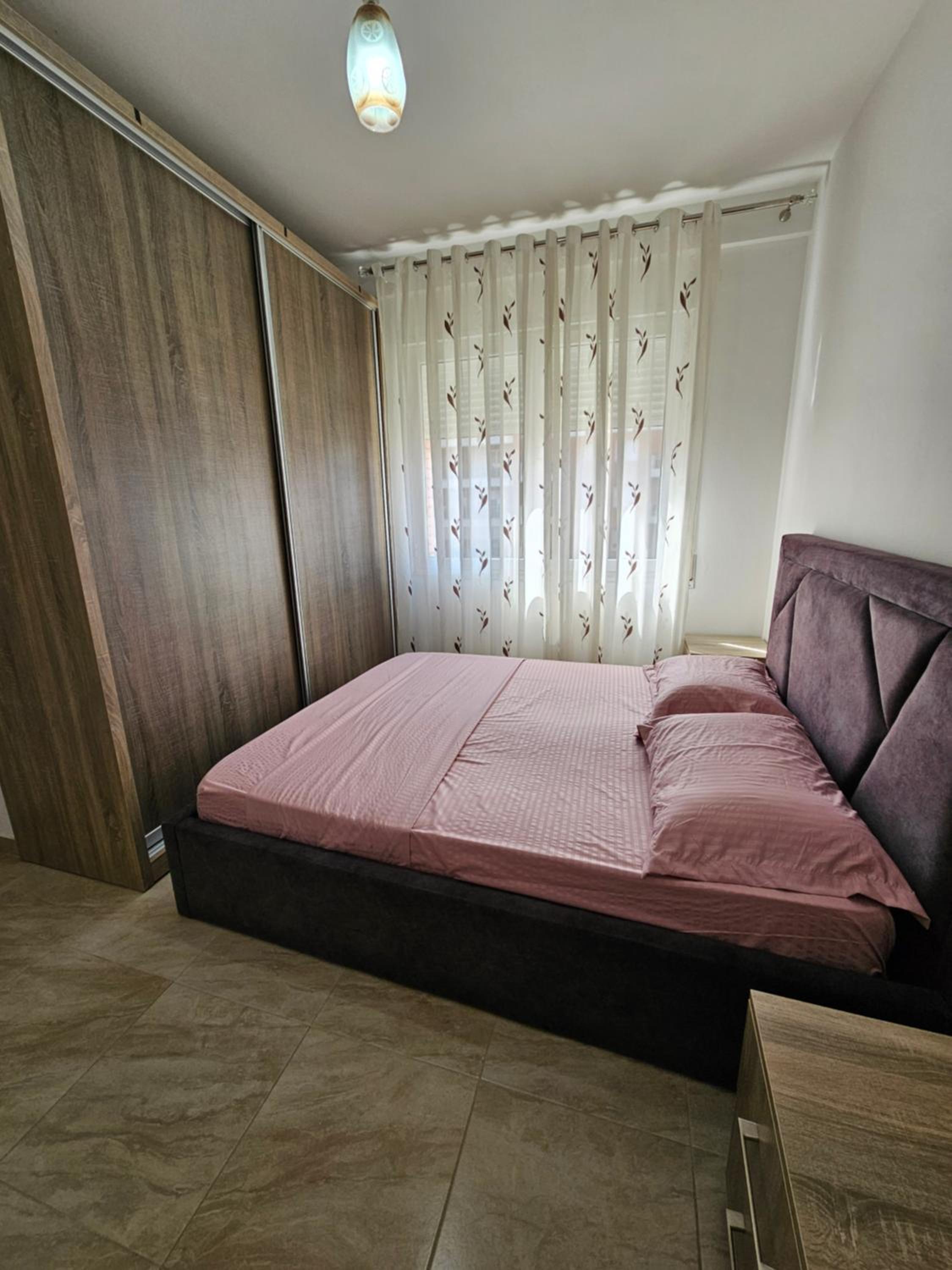 Tirana Apartament,Levis
