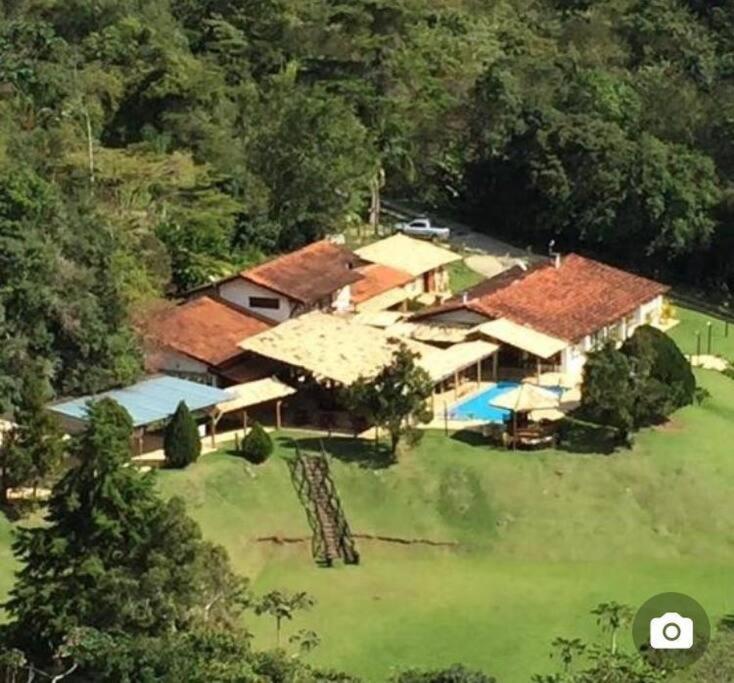 Sítio Vale da Colina-Nazaré Paulista com 3 casas