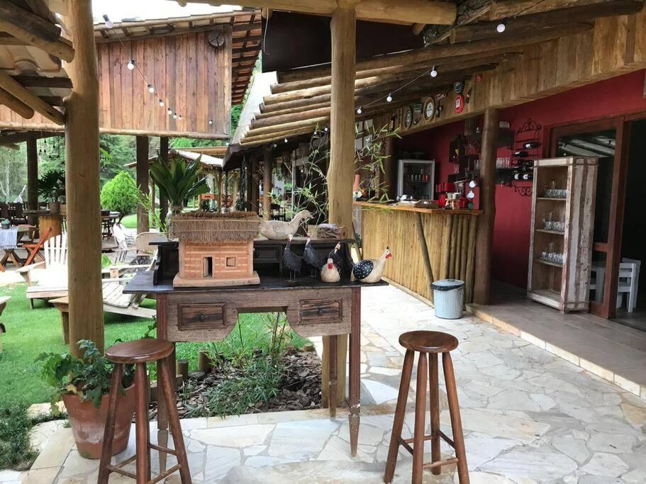 Sítio Vale da Colina-Nazaré Paulista com 3 casas