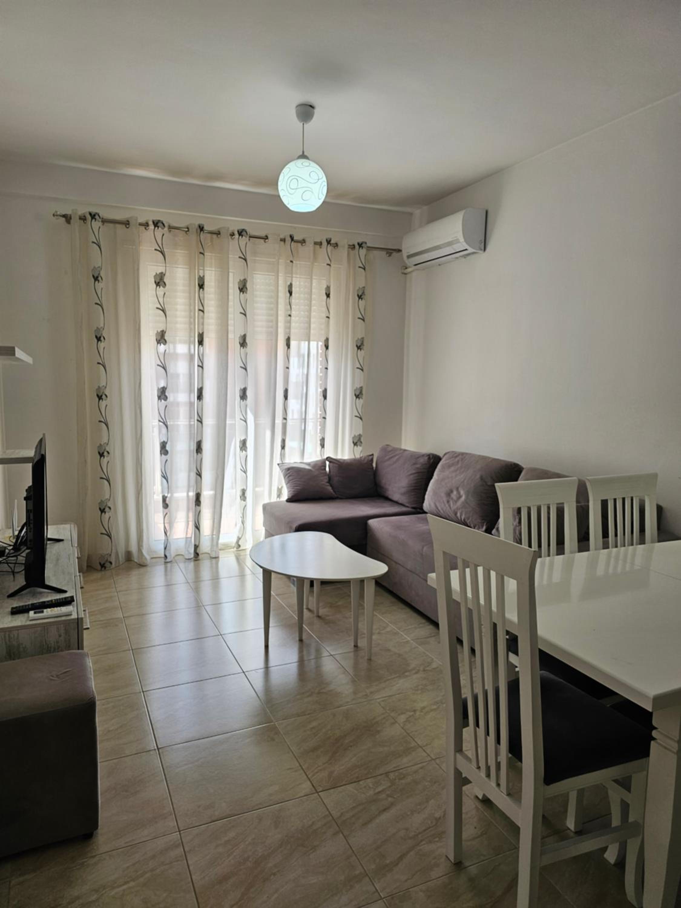Tirana Apartament,Levis