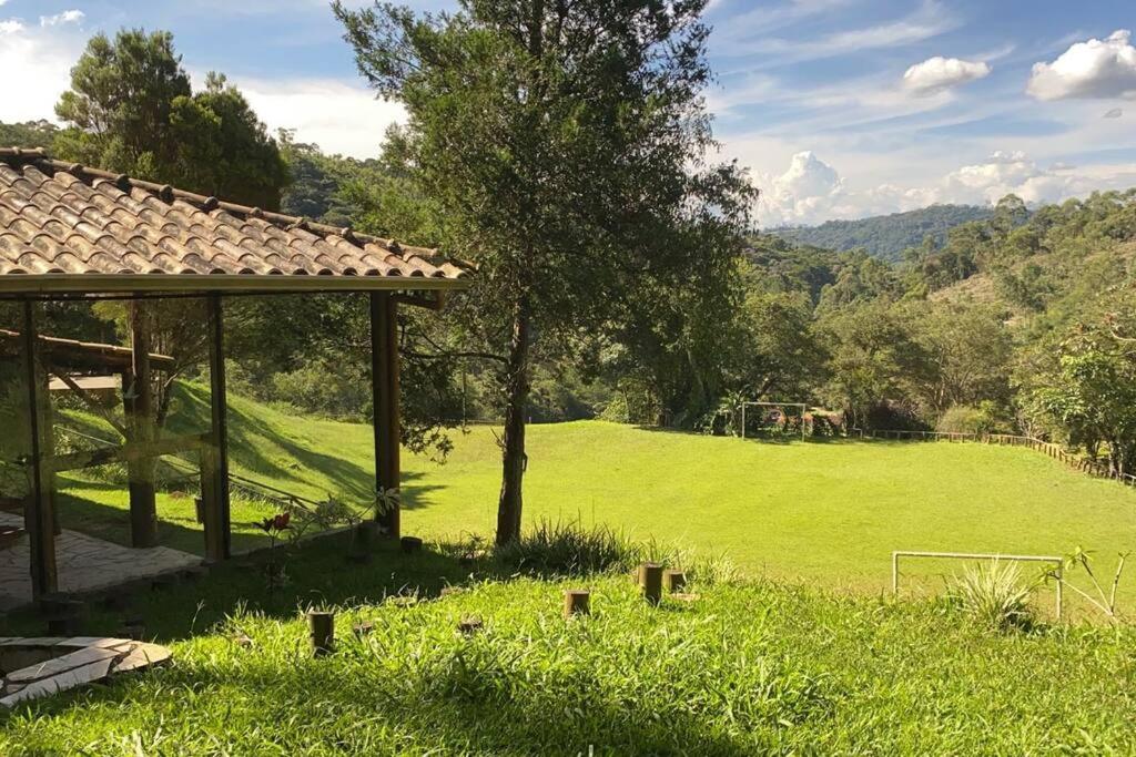 Sítio Vale da Colina-Nazaré Paulista com 3 casas