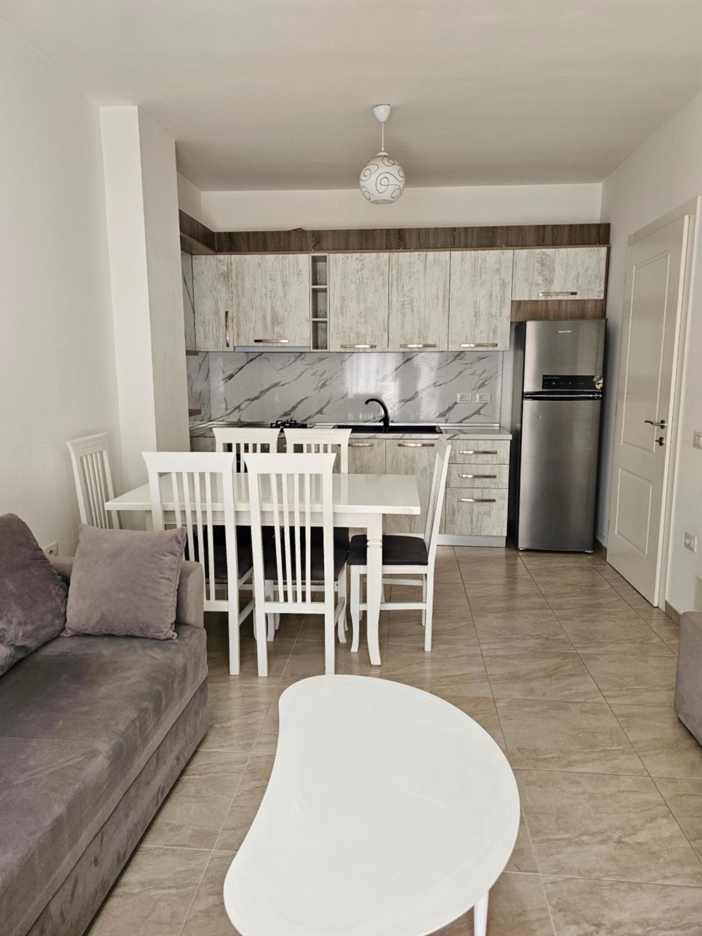 Tirana Apartament,Levis