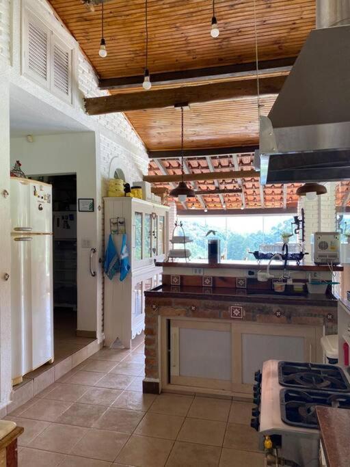 Sítio Vale da Colina-Nazaré Paulista com 3 casas