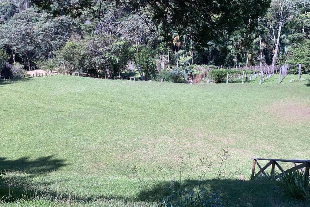 Sítio Vale da Colina-Nazaré Paulista com 3 casas