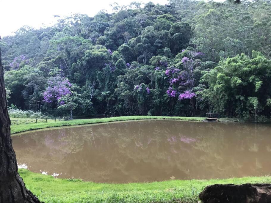 Sítio Vale da Colina-Nazaré Paulista com 3 casas