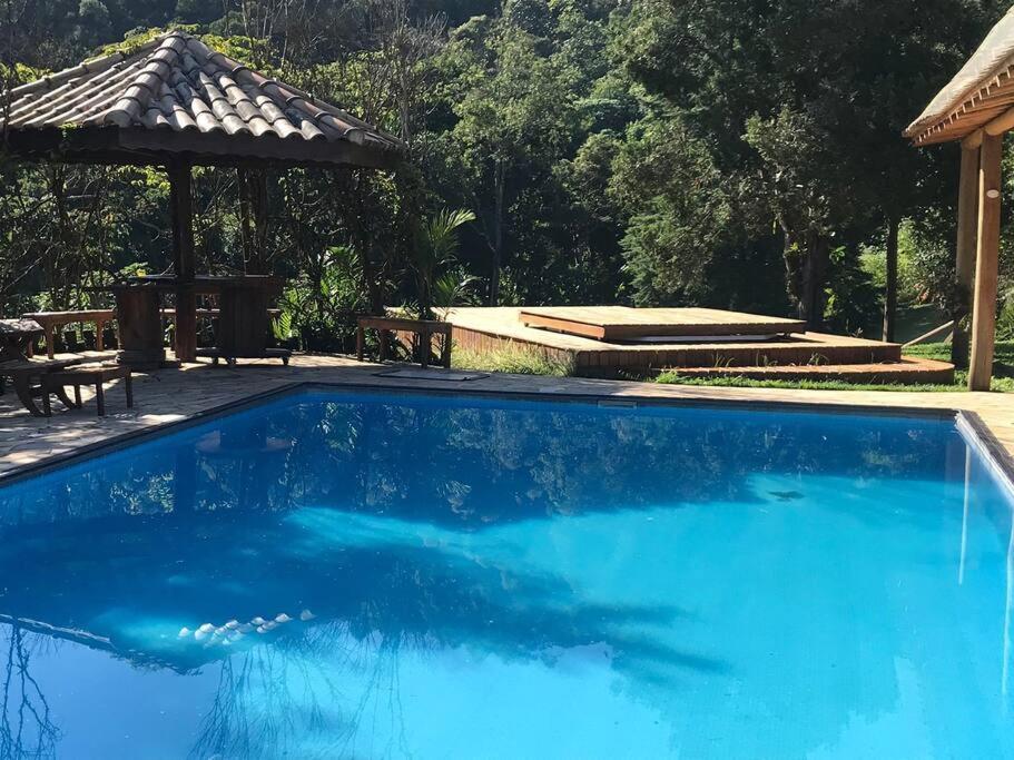 Sítio Vale da Colina-Nazaré Paulista com 3 casas