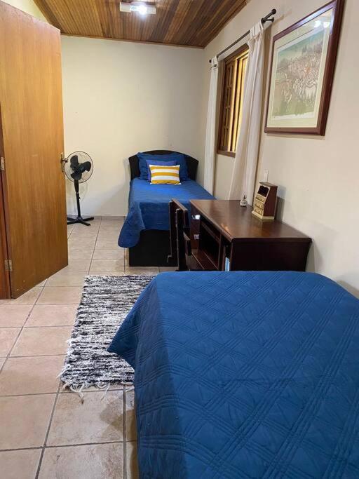 Sítio Vale da Colina-Nazaré Paulista com 3 casas