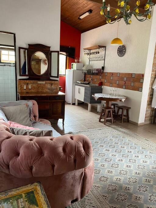 Sítio Vale da Colina-Nazaré Paulista com 3 casas