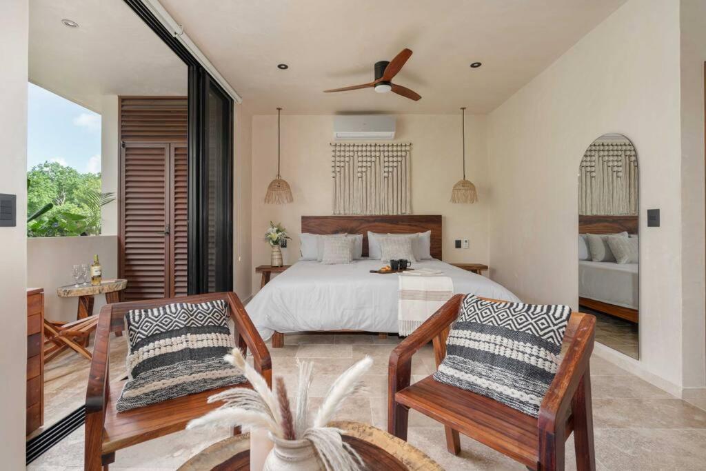 Amazing jungle condo Near beach town 200mb Pool view 2