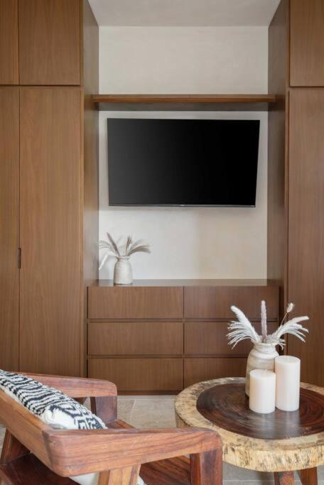 Amazing jungle condo Near beach town 200mb Pool view 4