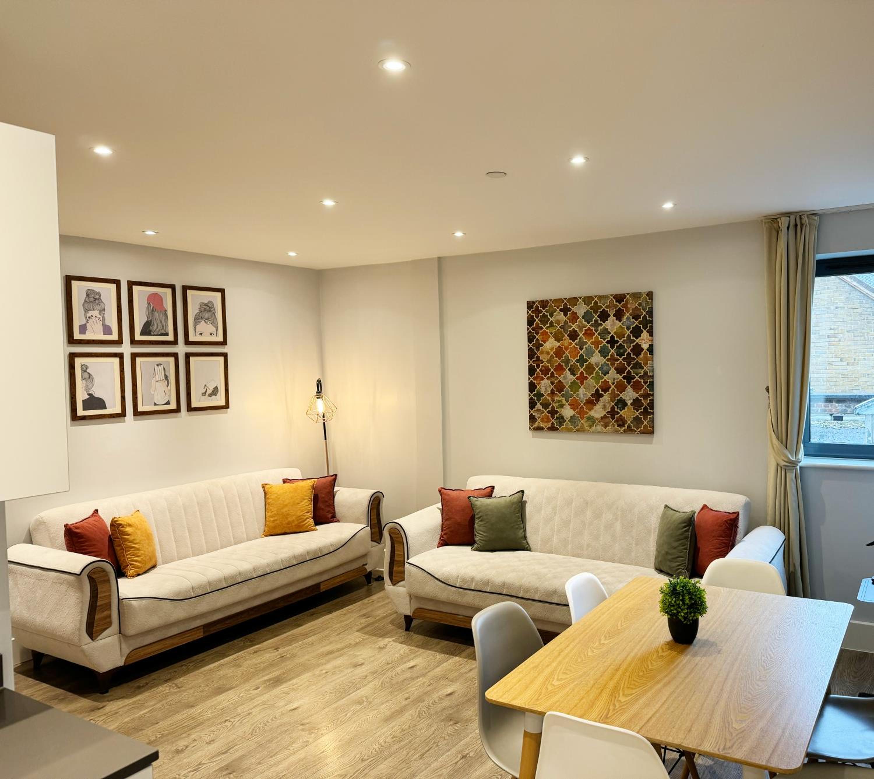 Elegant Plus Luxury Apartments