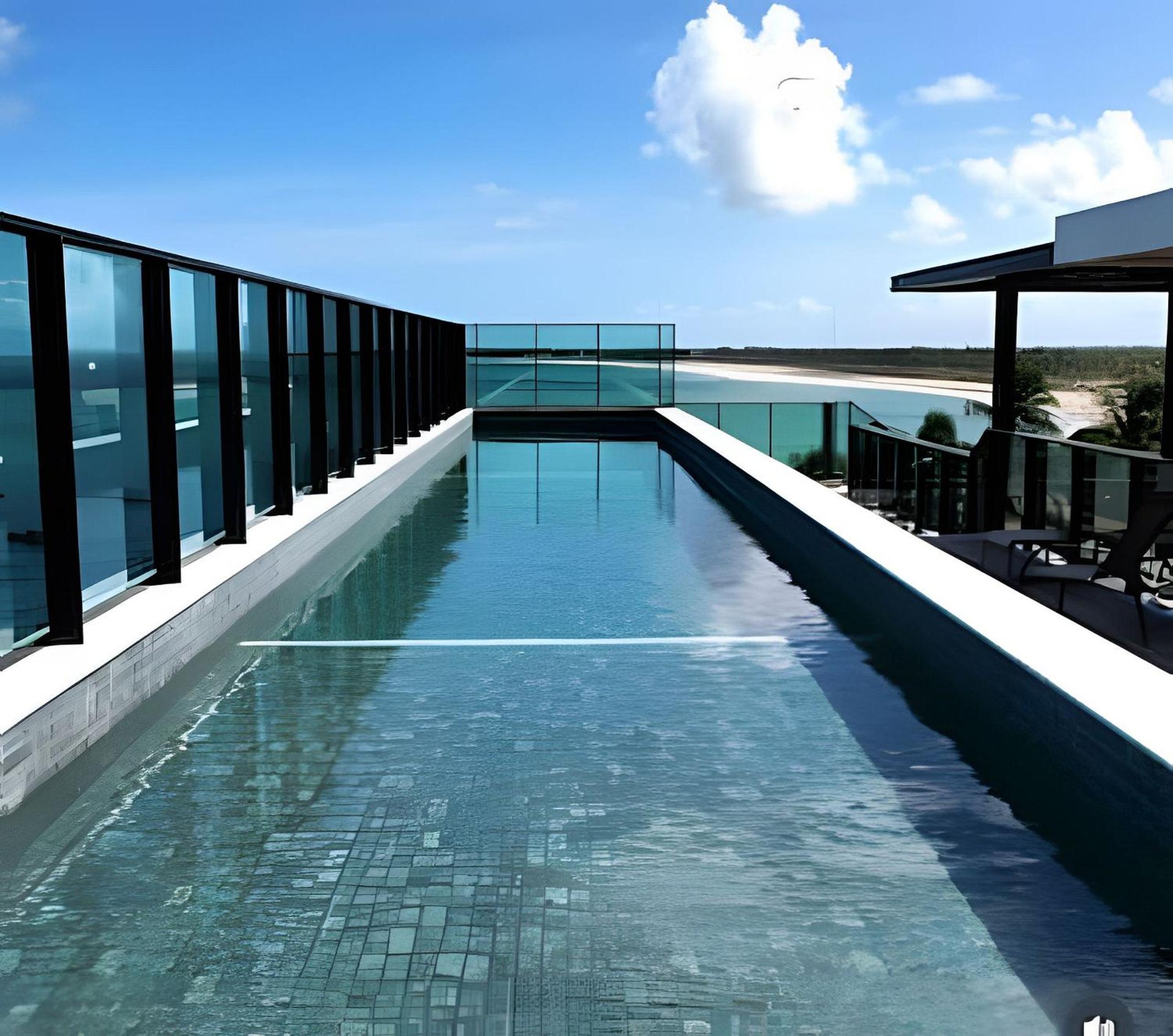 Beachfront flat at Porto de Galinhas beach, close to the natural pools.