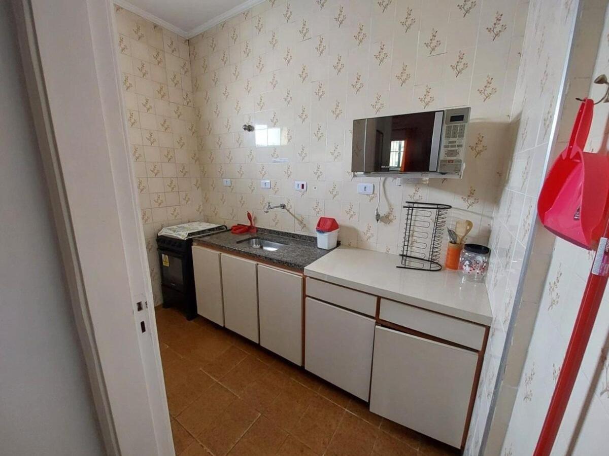 Apartamento 50m da praia pitangueiras