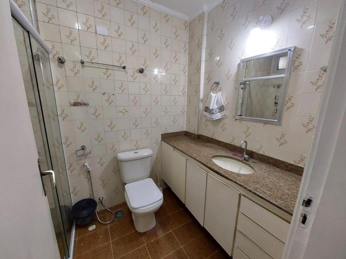 Apartamento 50m da praia pitangueiras