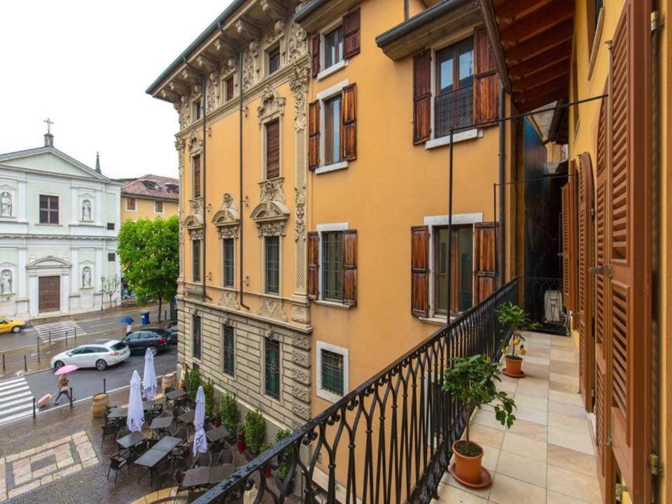Palazzo Teatro Vecchio - Holiday suites Salò photo 4