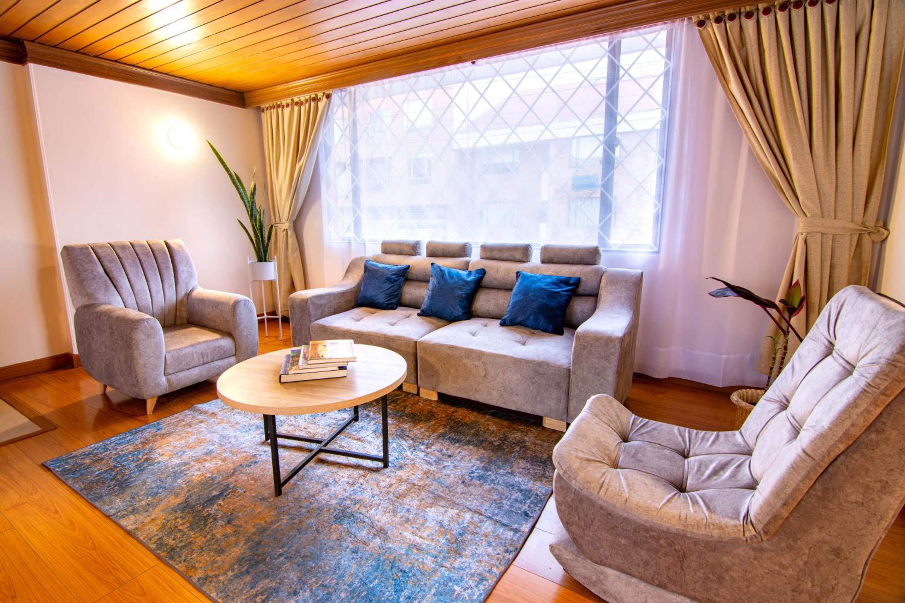 Luxury & Exclusive Huge Colonial House, Top Area in Upperclass North Side Bogota