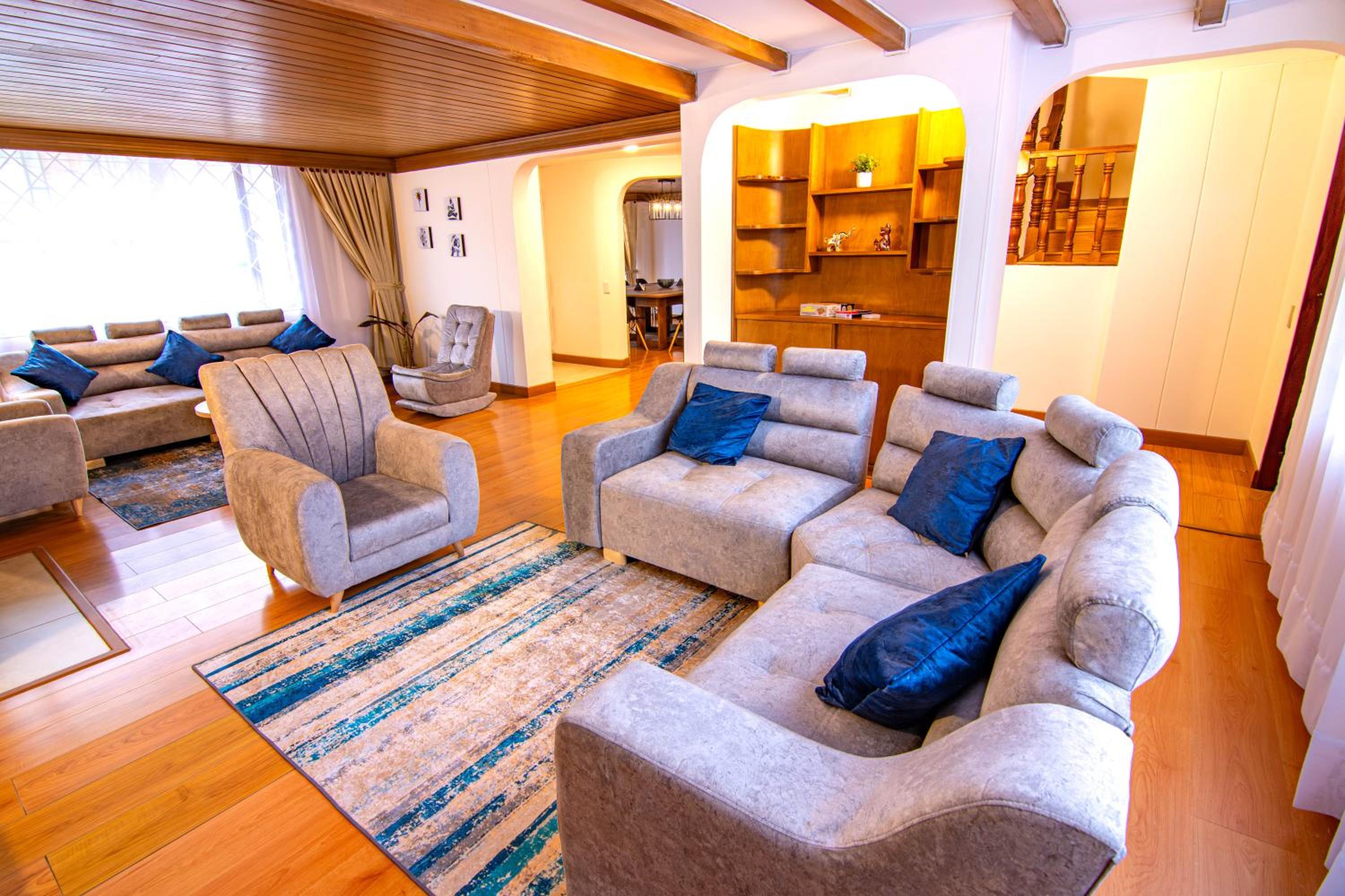 Luxury & Exclusive Huge Colonial House, Top Area in Upperclass North Side Bogota