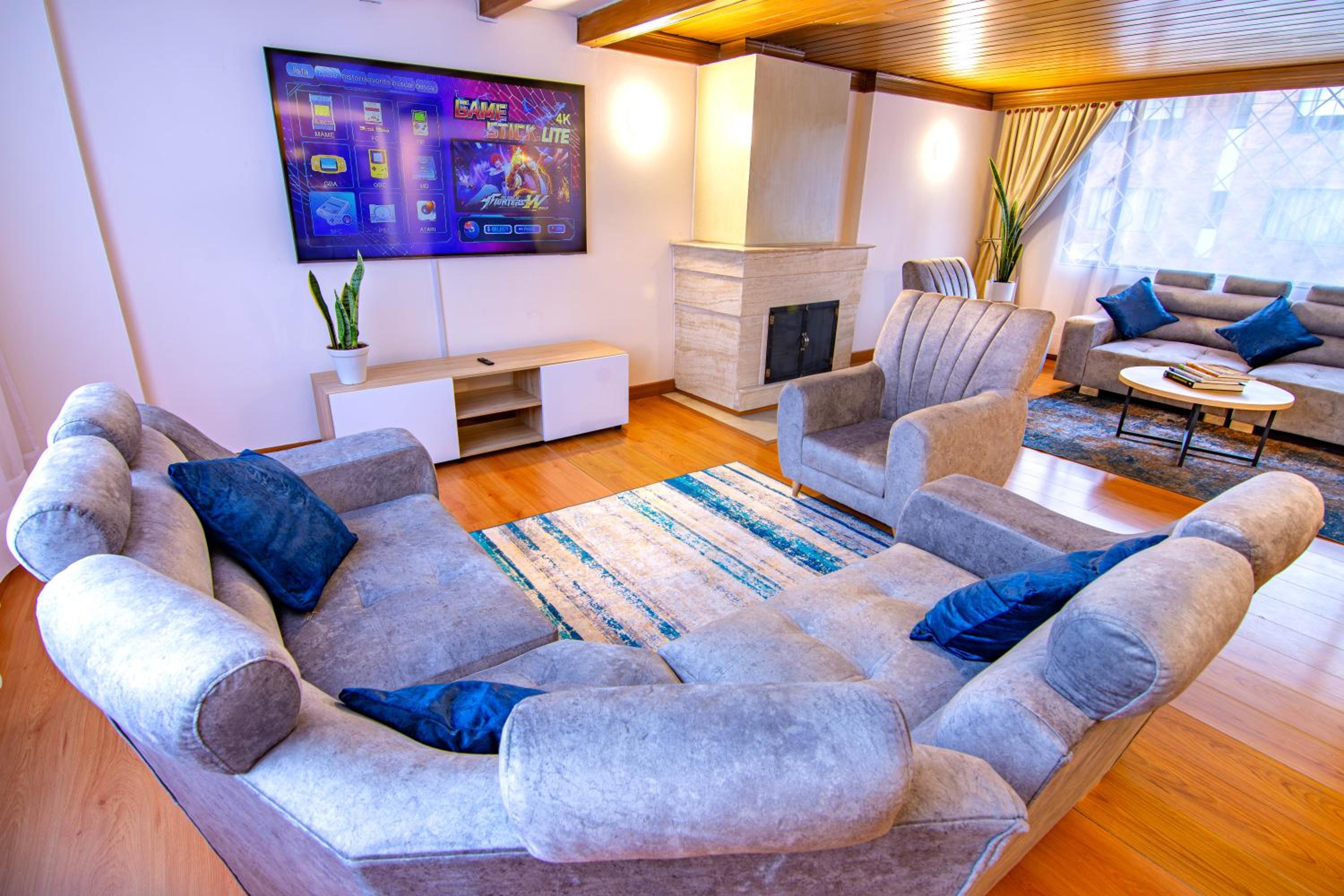 Luxury & Exclusive Huge Colonial House, Top Area in Upperclass North Side Bogota