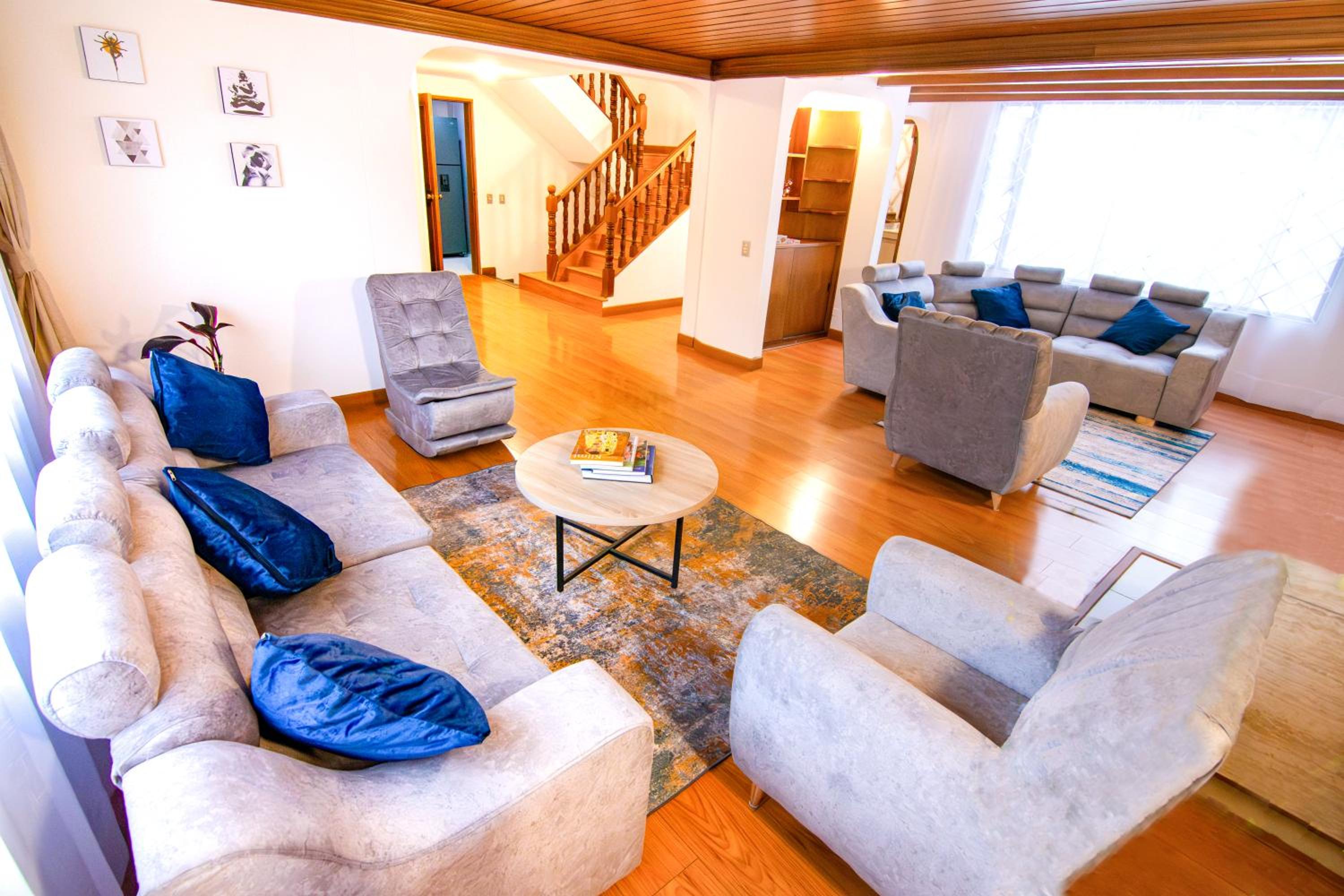 Luxury & Exclusive Huge Colonial House, Top Area in Upperclass North Side Bogota