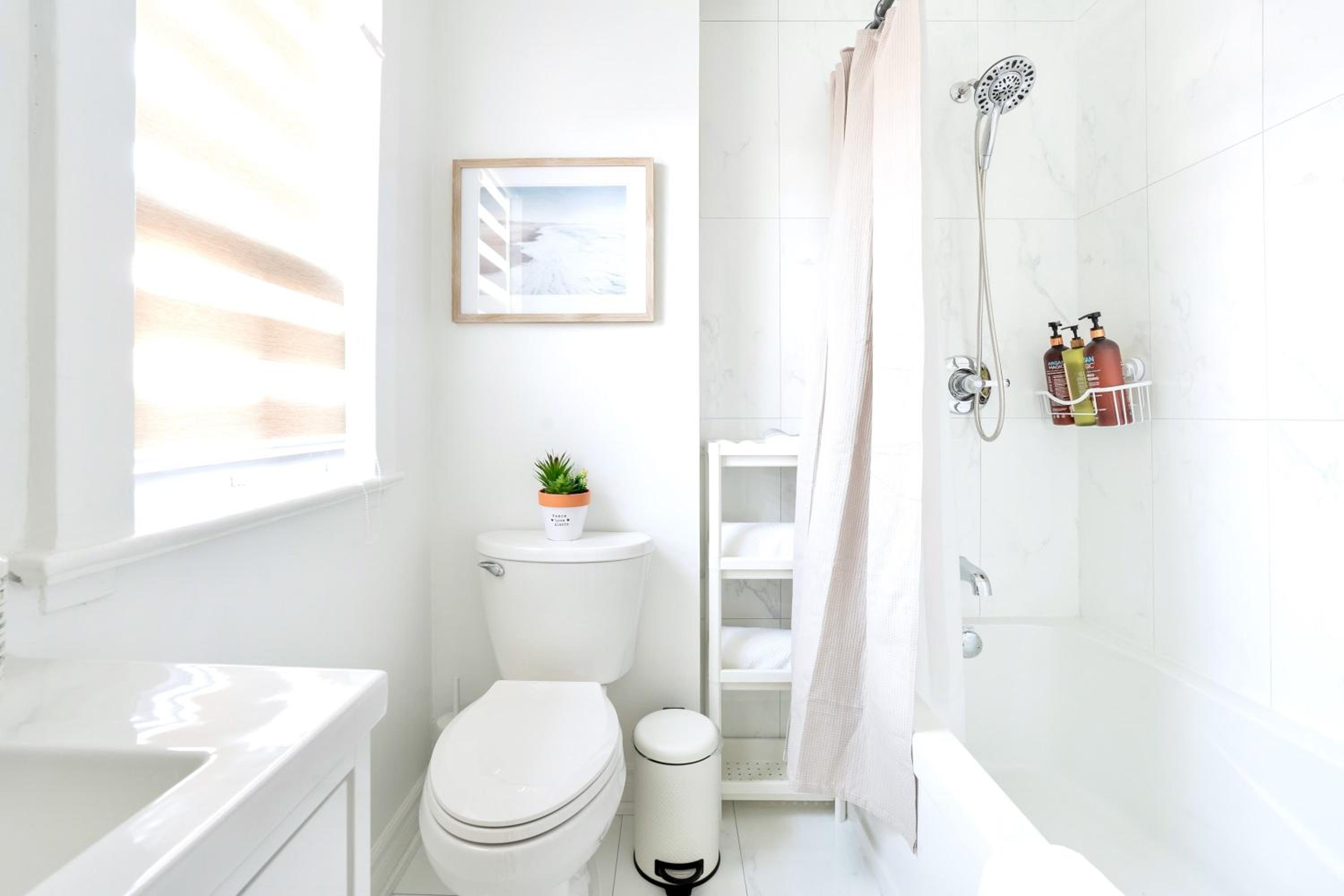 3BR Luxury Home - Heart of St Clair West