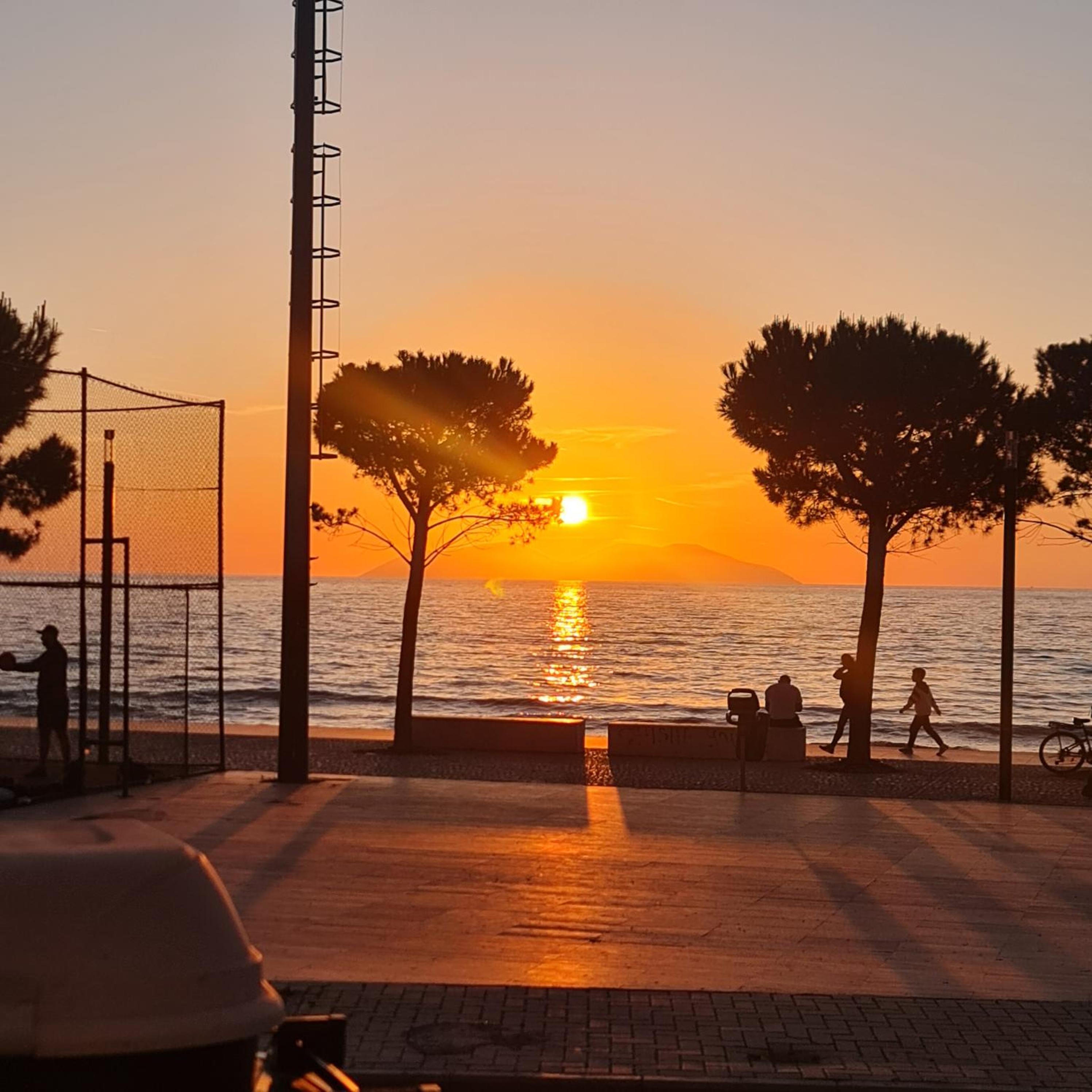 Sunset House