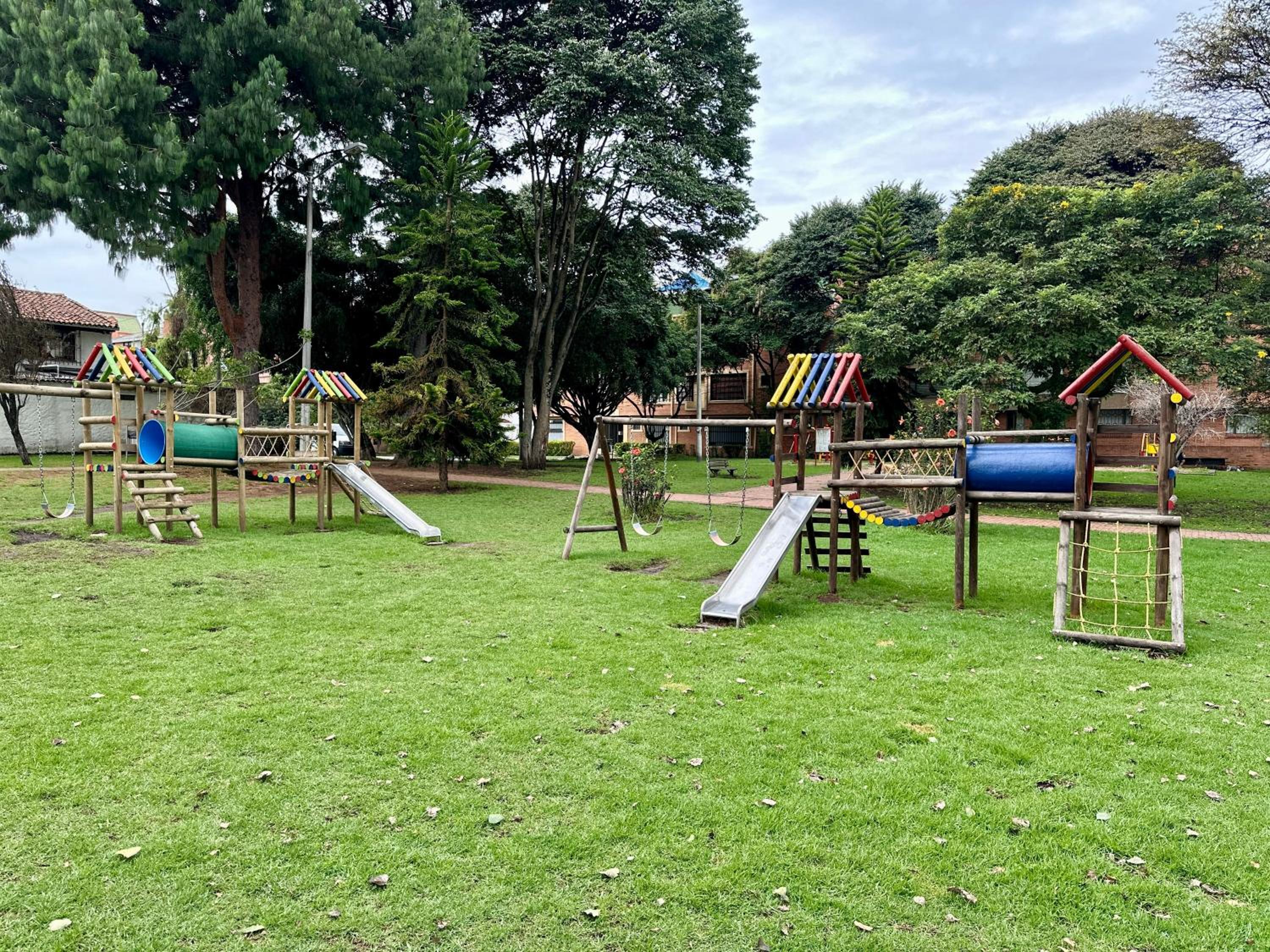Luxury & Exclusive Huge Colonial House, Top Area in Upperclass North Side Bogota