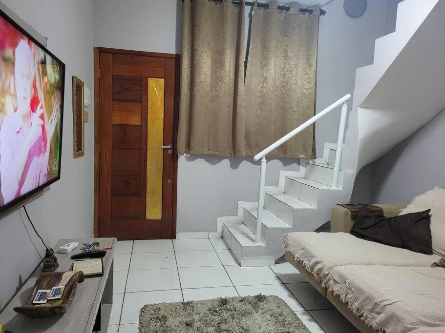 Sobrado de condominio Praia Grande VilaTupi com 2 dormitorio