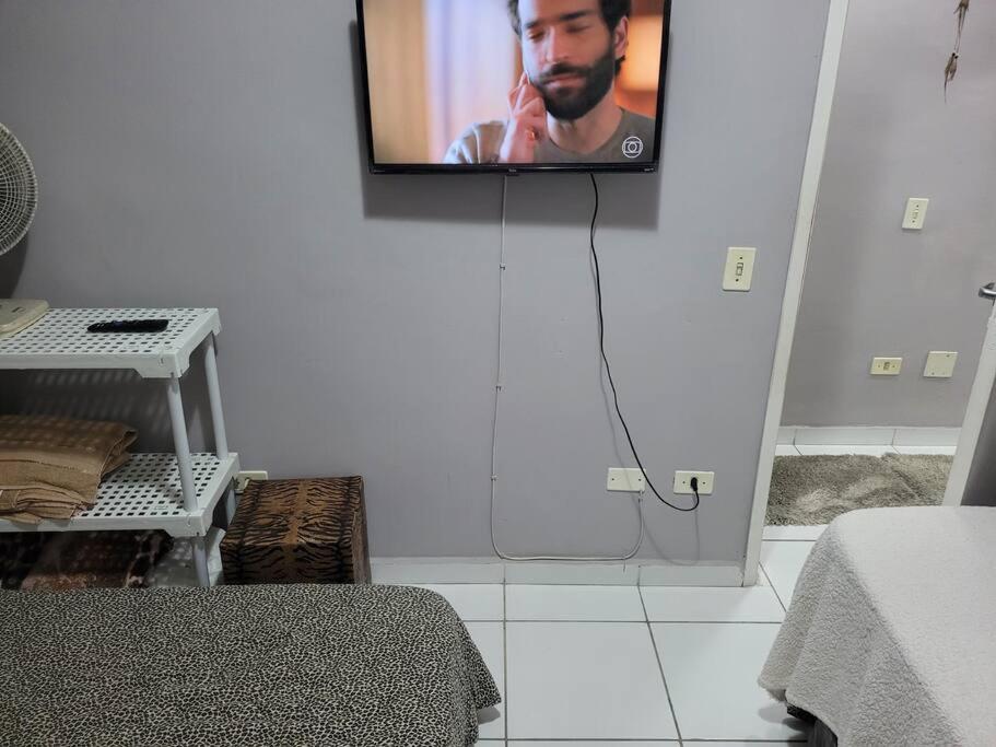 Sobrado de condominio Praia Grande VilaTupi com 2 dormitorio