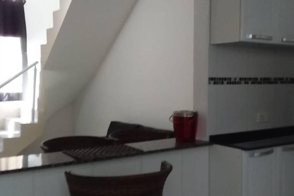 Sobrado de condominio Praia Grande VilaTupi com 2 dormitorio
