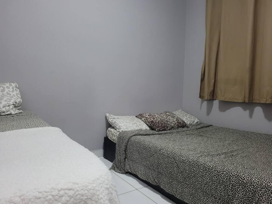 Sobrado de condominio Praia Grande VilaTupi com 2 dormitorio