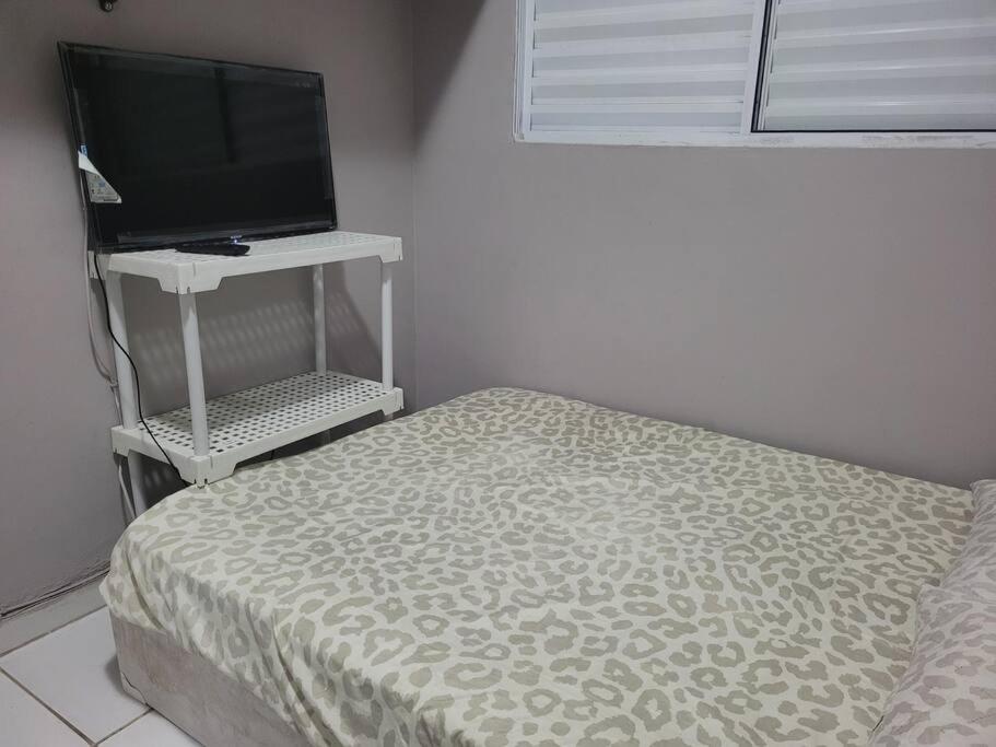 Sobrado de condominio Praia Grande VilaTupi com 2 dormitorio