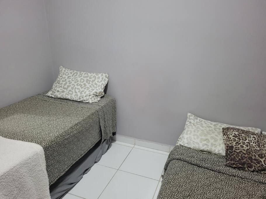 Sobrado de condominio Praia Grande VilaTupi com 2 dormitorio