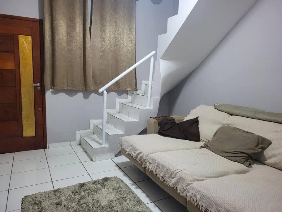 Sobrado de condominio Praia Grande VilaTupi com 2 dormitorio