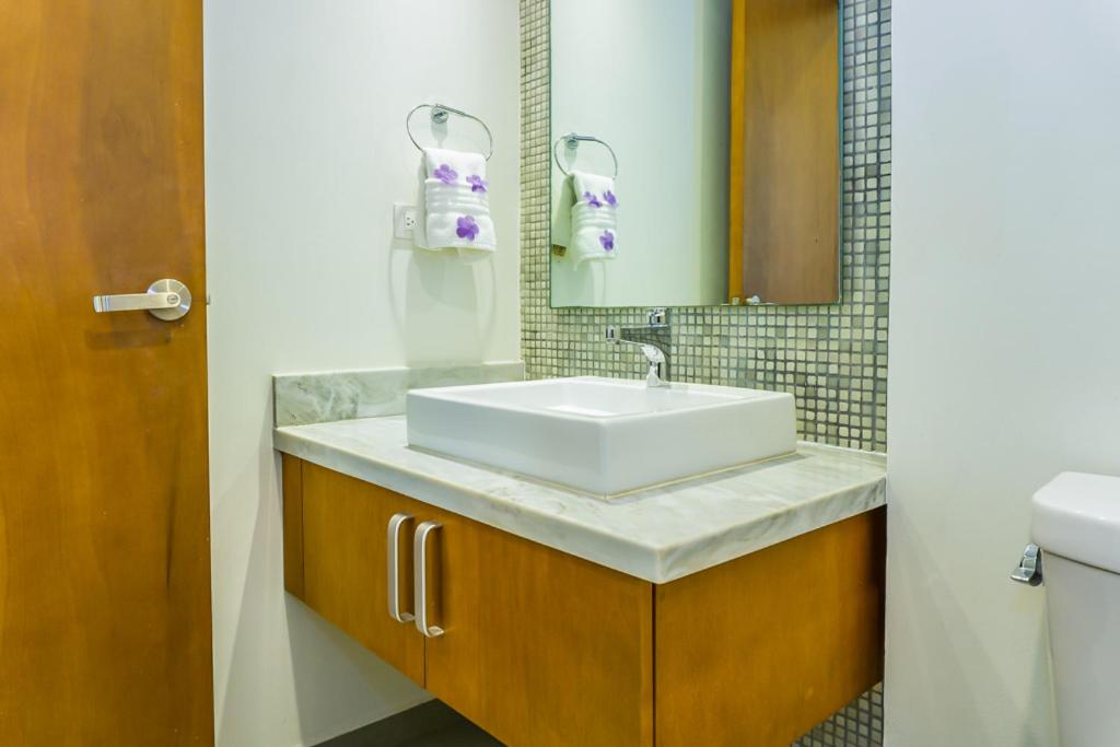 Lunada Condo by BVR