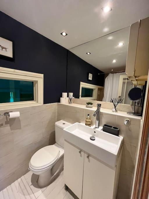 Unique Cardiff Centre couples retreat, 1 bed maisonette