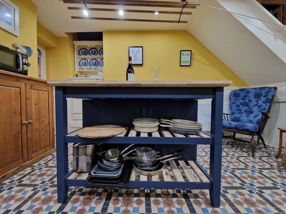 Unique Cardiff Centre couples retreat, 1 bed maisonette