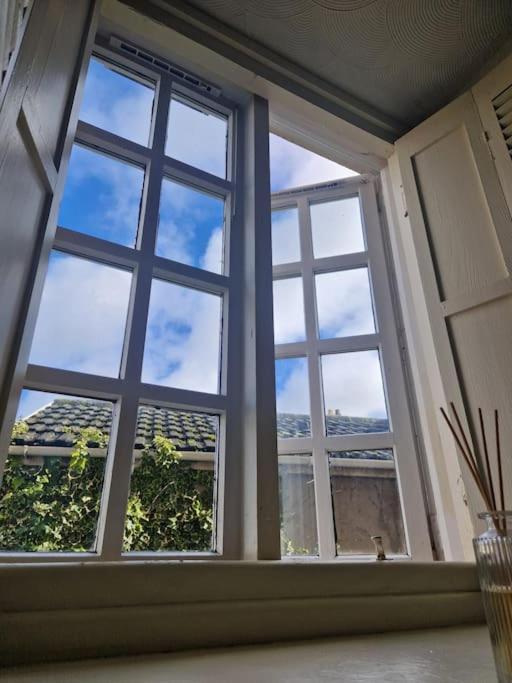 Unique Cardiff Centre couples retreat, 1 bed maisonette