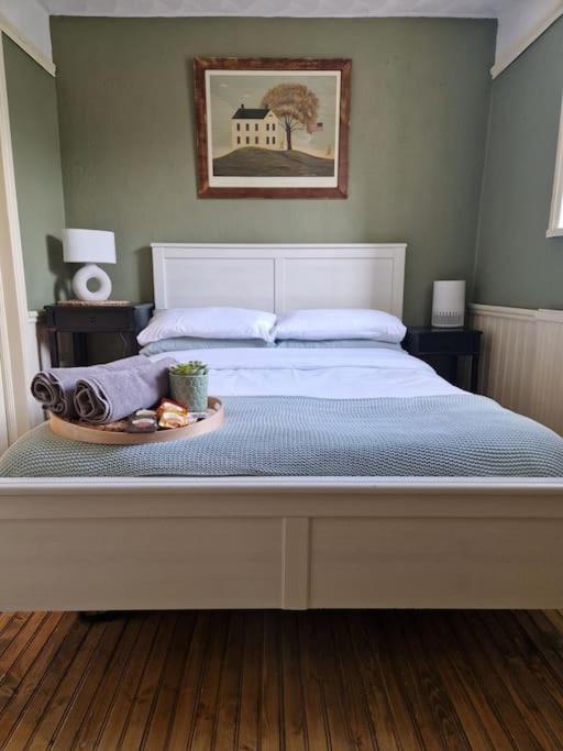 Unique Cardiff Centre couples retreat, 1 bed maisonette