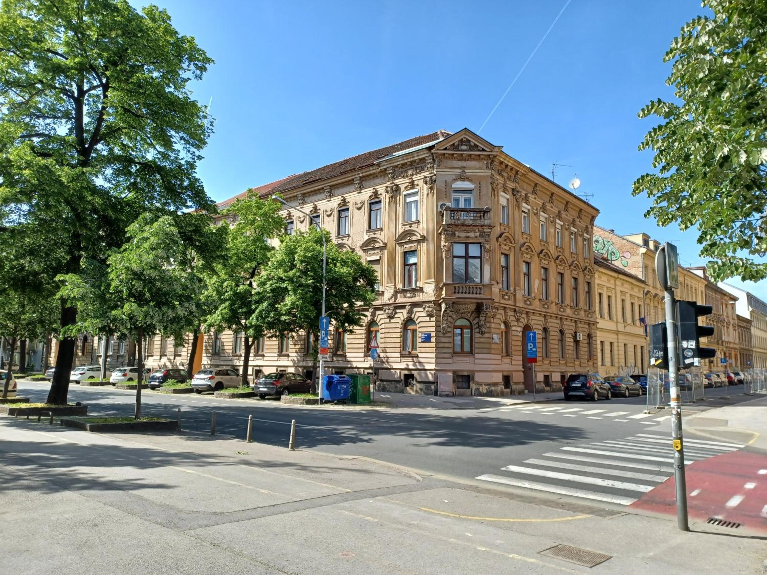 Apartment Theatrum