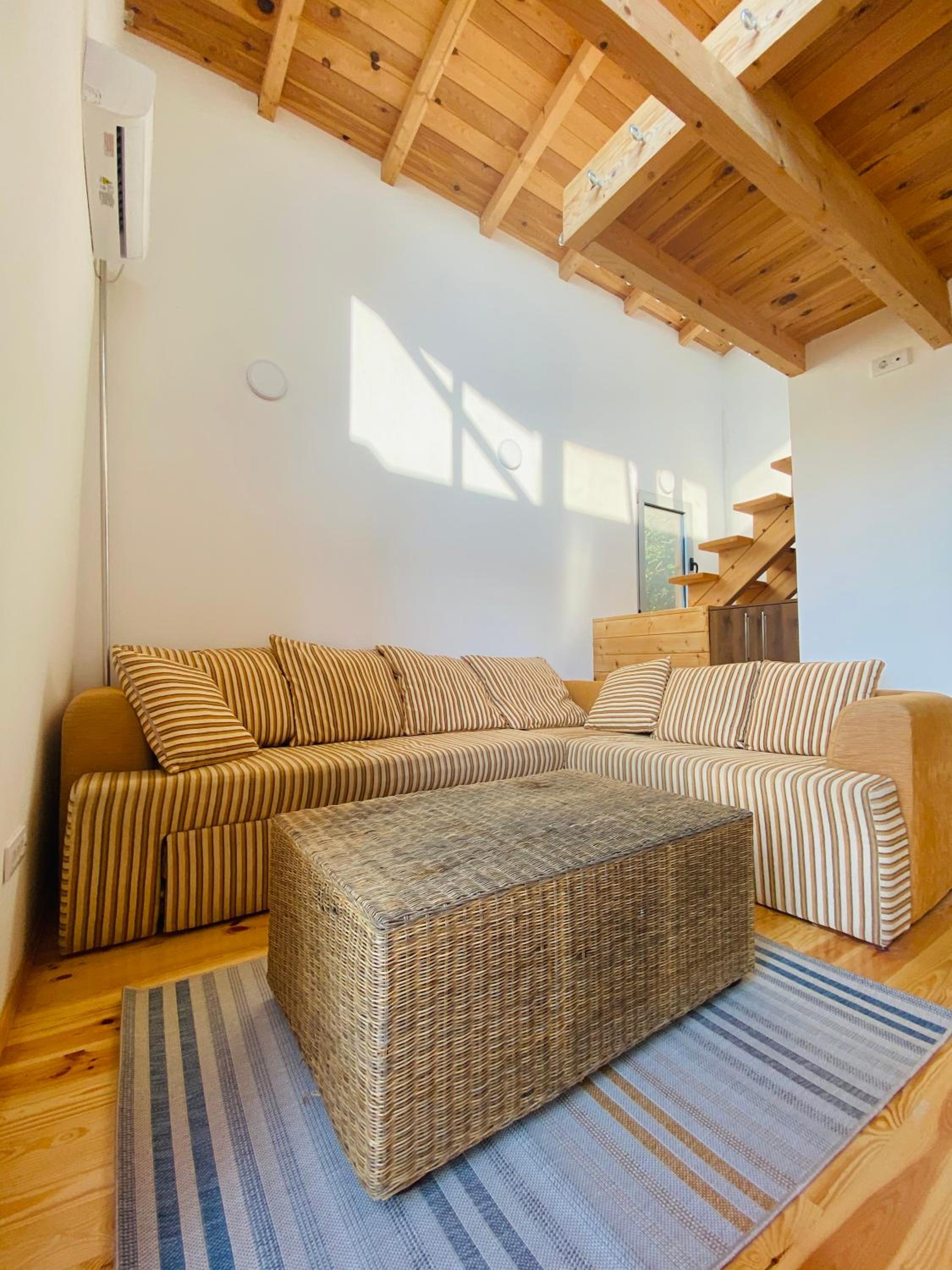 Dolly - Waterfront Villa no 154L