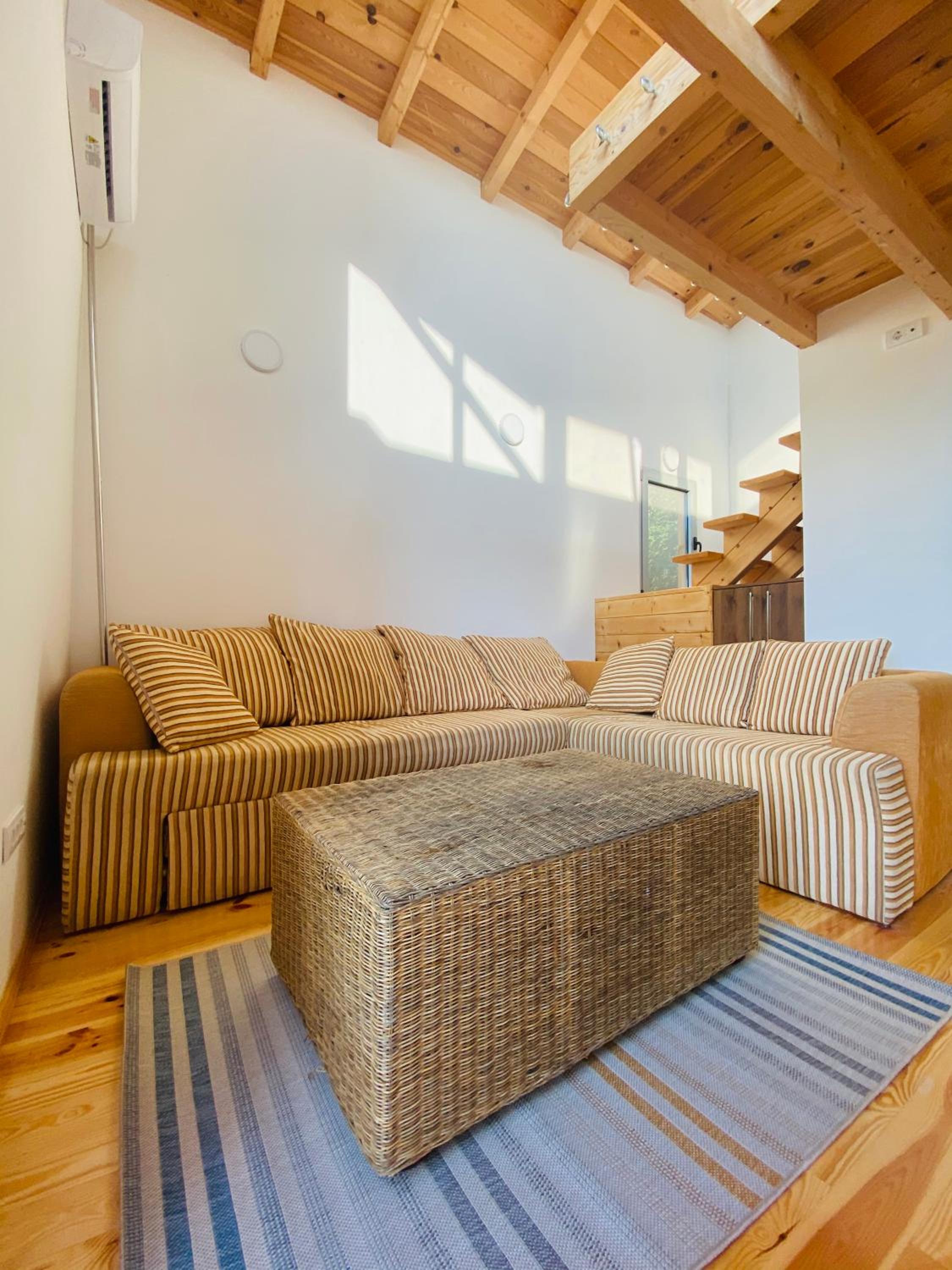 Dolly - Waterfront Villa no 154L